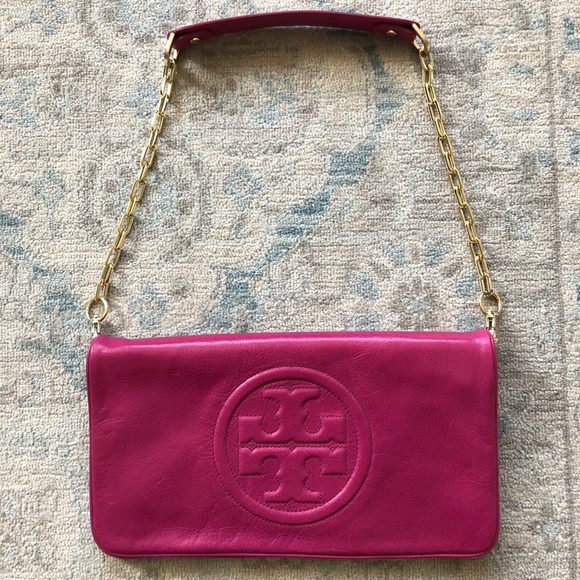 Tory Burch Handbags - NWT Tory Burch Leather Bombe Reva Clutch